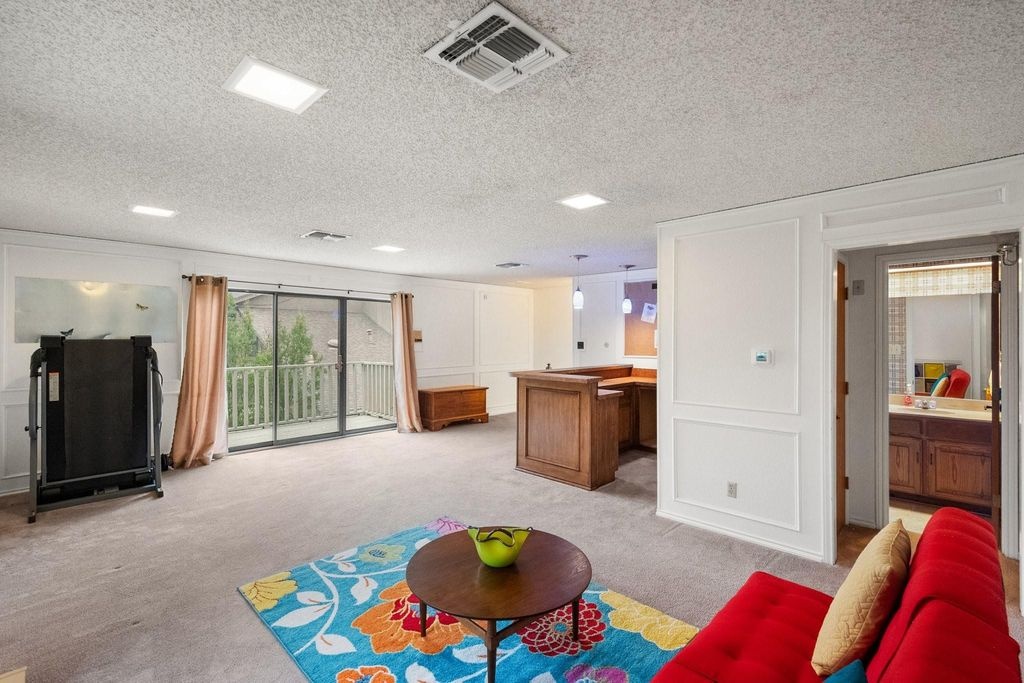 Upstairs Game Room & Wet Bar